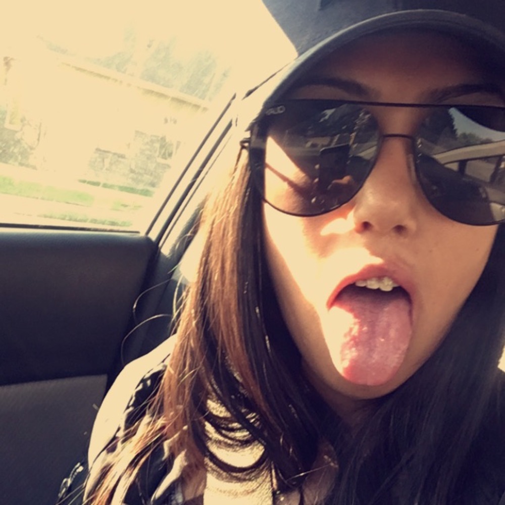 Meet your Posher, Leslie